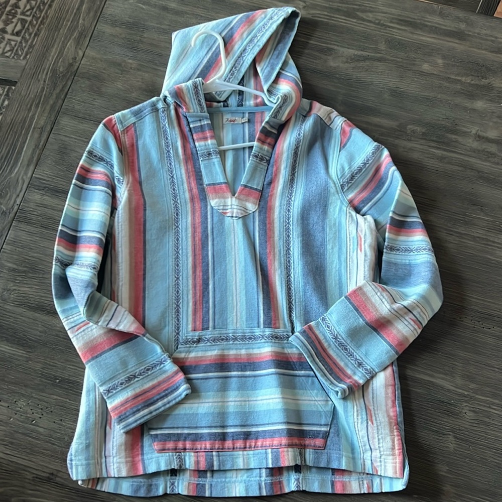 Faherty light-weight hooded long sleeve with pocket